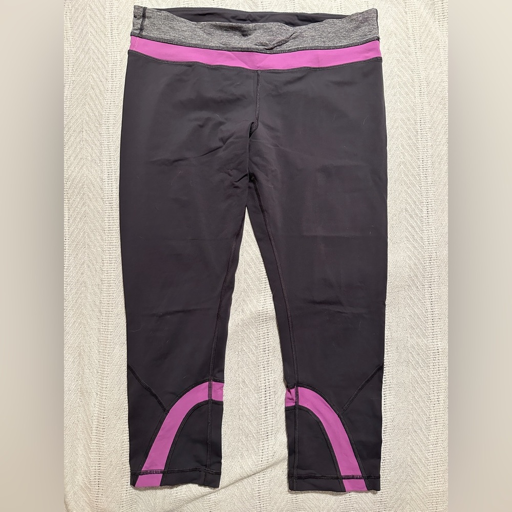 Lululemon Inspire Crop II  - Grey / purple